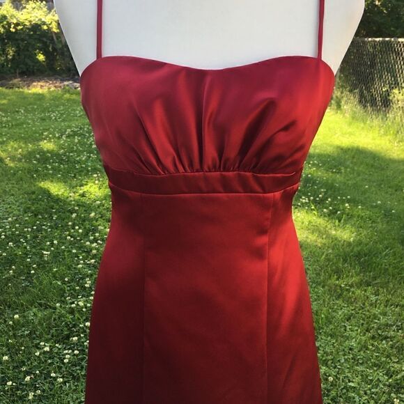 David’s Bridal Silky Red dress - Picture 2 of 8